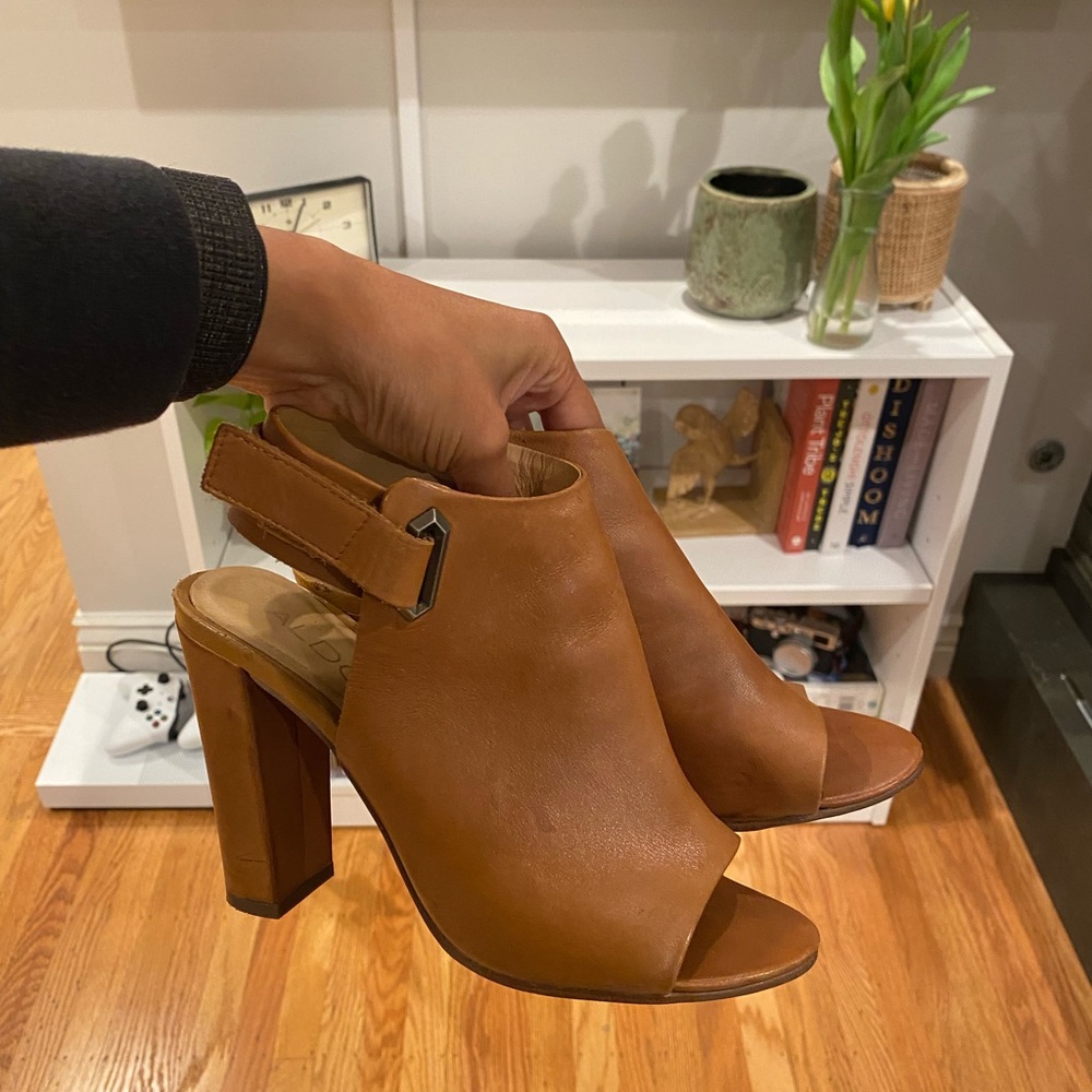 Aldo Tan High Heels Size 7 Great Condition